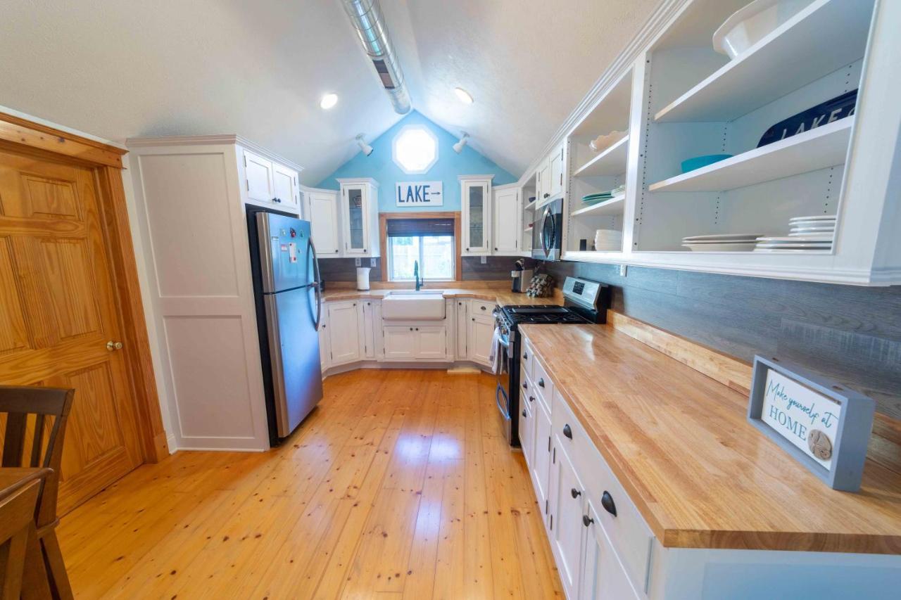The Charming Glenn Cottage! Walk To Lake Michigan! Fennville Экстерьер фото