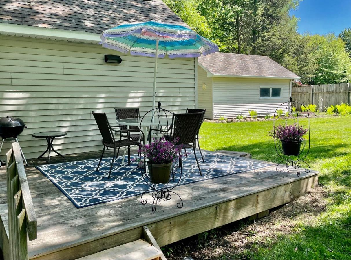 The Charming Glenn Cottage! Walk To Lake Michigan! Fennville Экстерьер фото